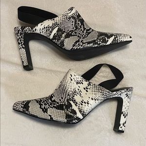 NWT* Snake Skin Heels